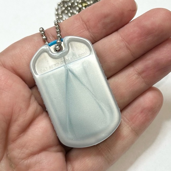 Liprageous Lip Balm Dog Tag Slide Case on Ball Chain - Blue Raspberry - NWOT - Picture 7 of 8